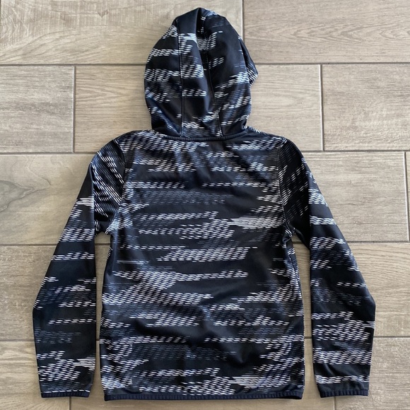 Boys Under Armour Black/Gray/White Hoodie/Pullover - Picture 2 of 6